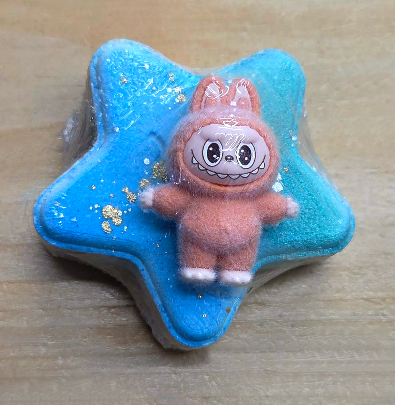 Bombe de bain effervescente - Étoile avec jouet Labubu pêche - Orange Creamsicle
