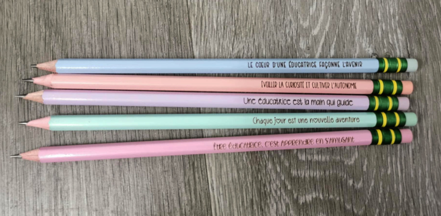 Cadeau pour éducatrice - Lot de 5 Crayons de plomb aux couleurs pastels avec pensées pour éducatrice