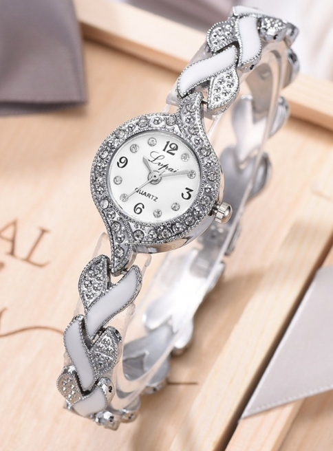 Montre femme en métal argent et blanc