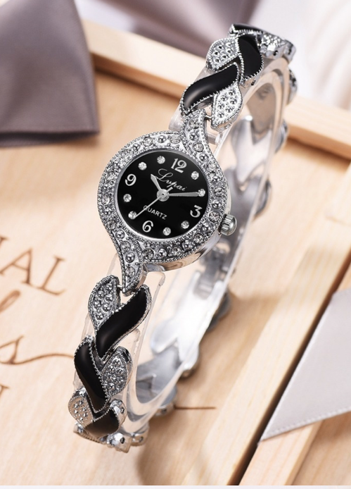 Montre femme en métal argent et noir
