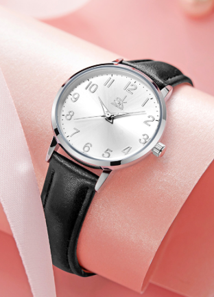 Montre Shengke pour femmes avec bracelet de cuir noir