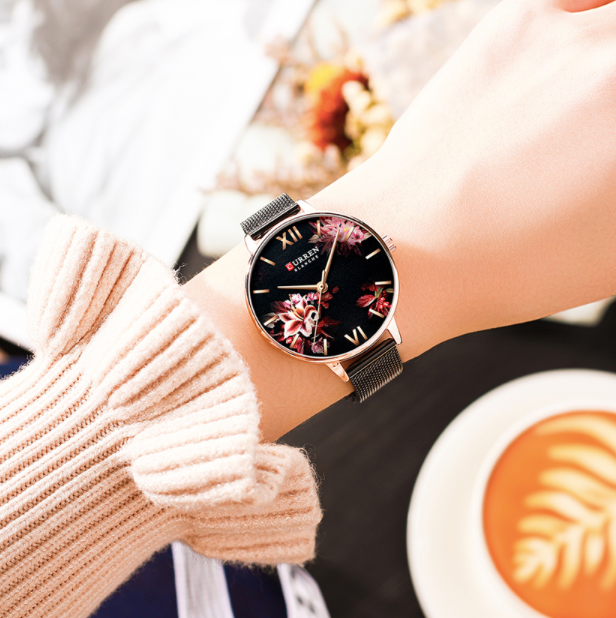 Montre Curren pour femmes avec bracelet mesh noir, cadran fleuri