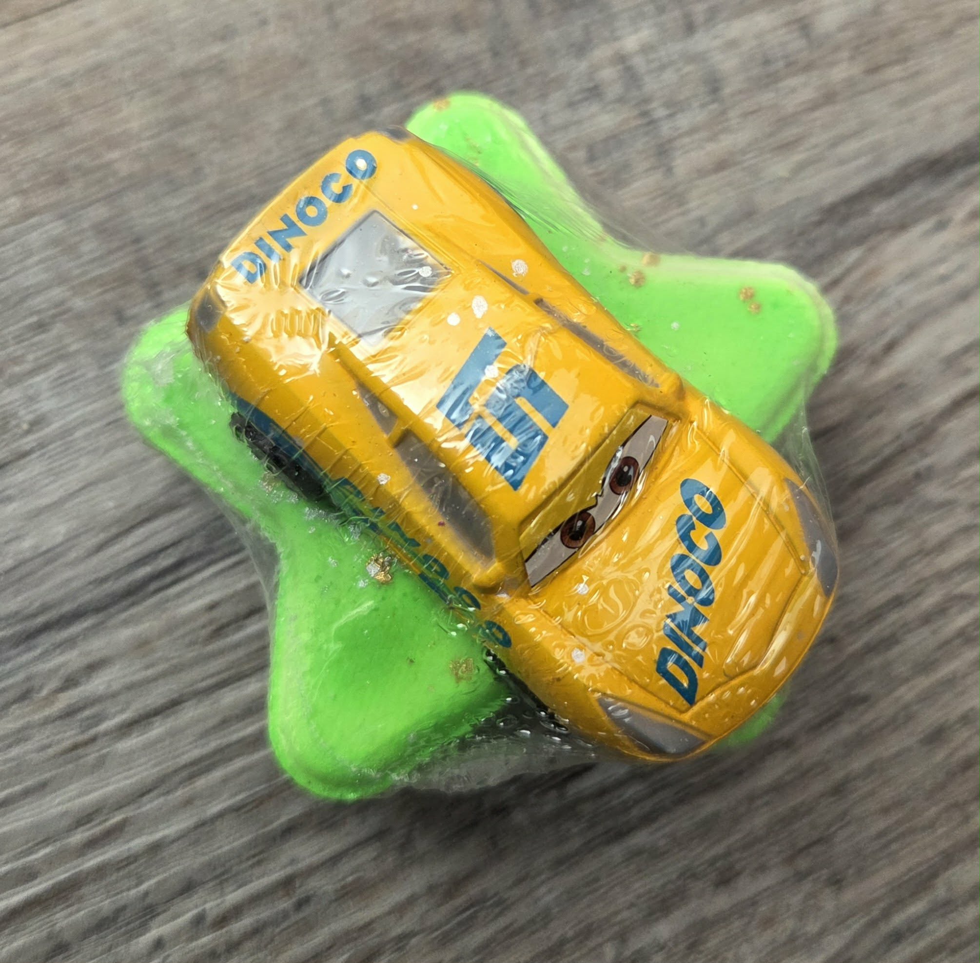 Bombe de bain effervescente avec jouet - Les Bagnoles - Froot Loops