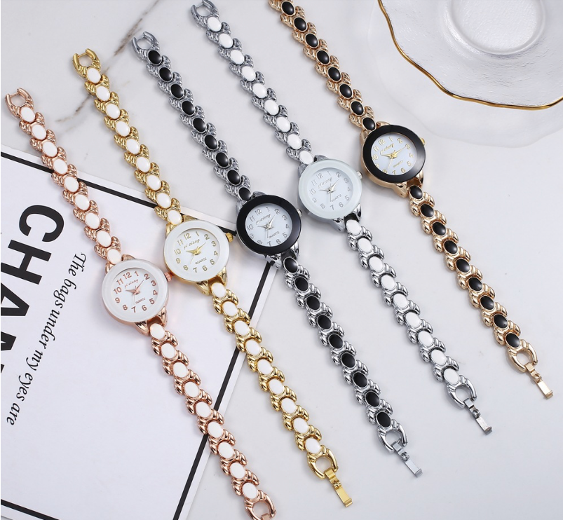 Montre métal pour femmes argent et noir