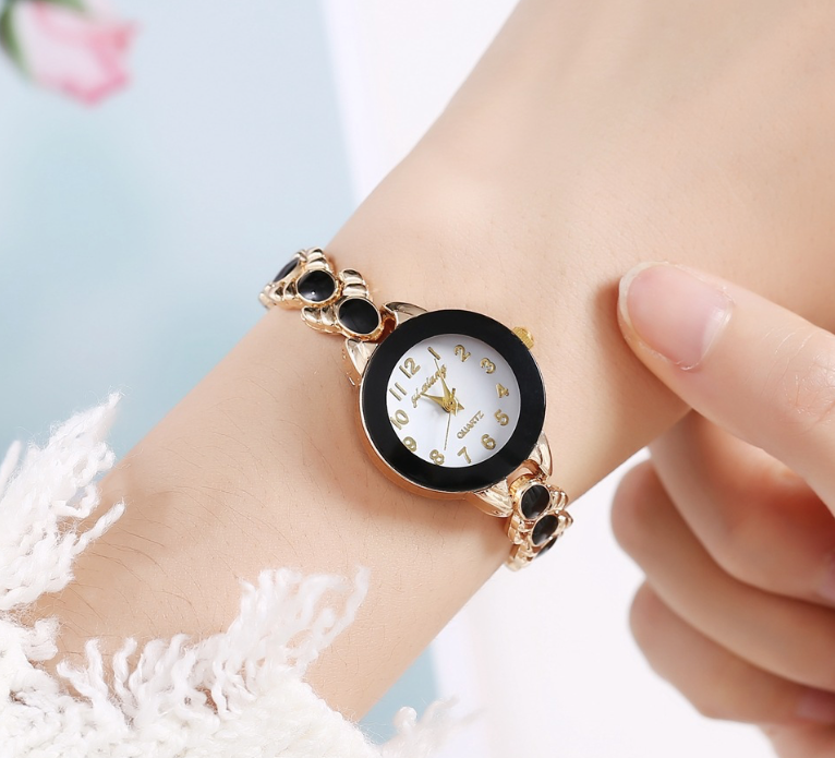 Montre métal pour femmes argent et noir