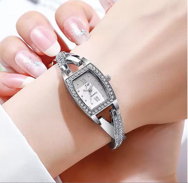 Montre mode pour femme - JW - argent avec pierres du rhin