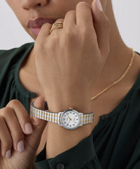 Montre Timex pour femmes - Easy Reader - TW2W25200 - Bracelet extensible 2 tons en acier inoxydable - Indiglo